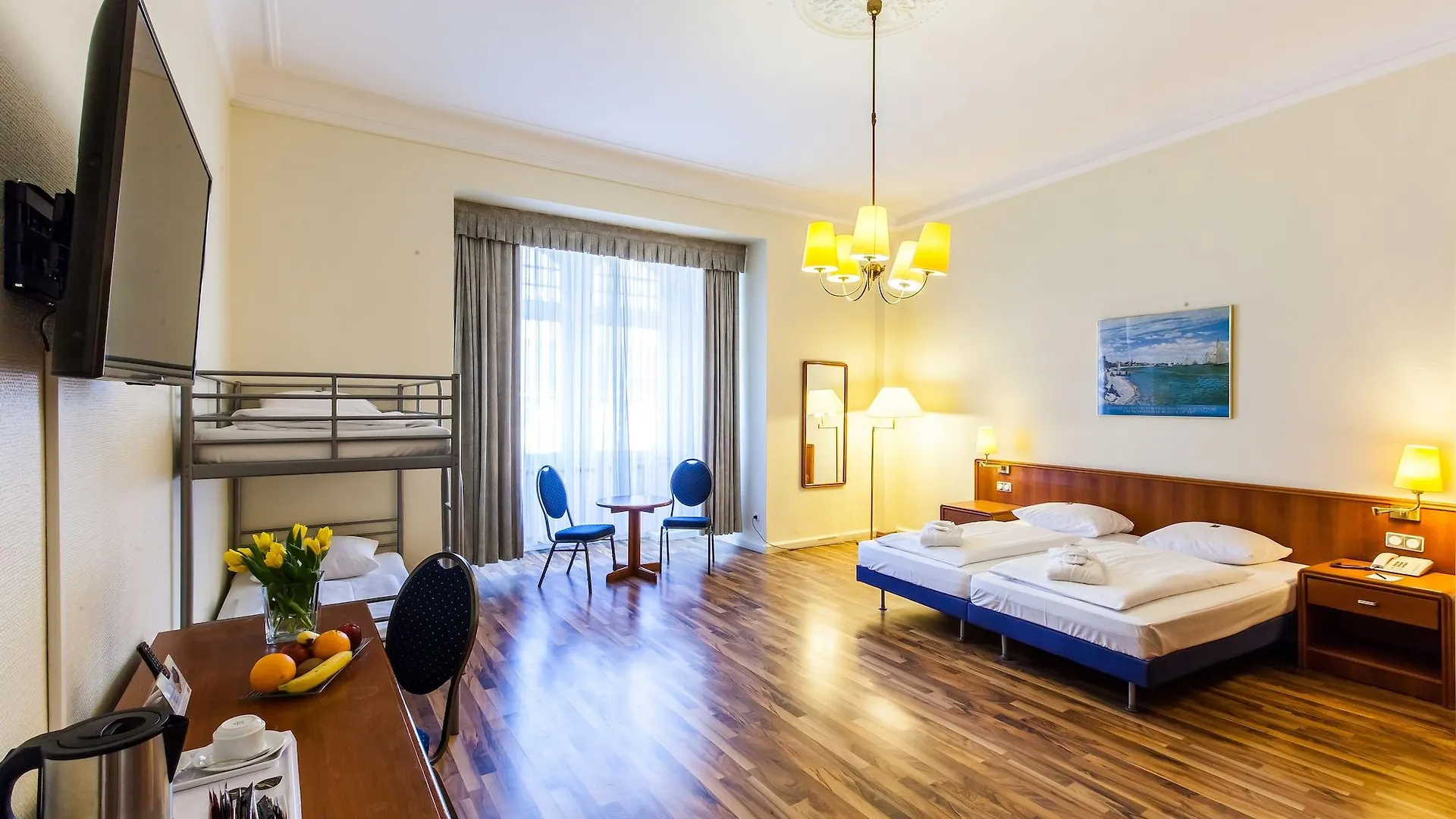 Hotel Monopol - Central Station Frankfurt am Main Germany