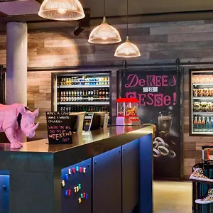 Hotel Moxy Frankfurt East, Frankfurt am Main