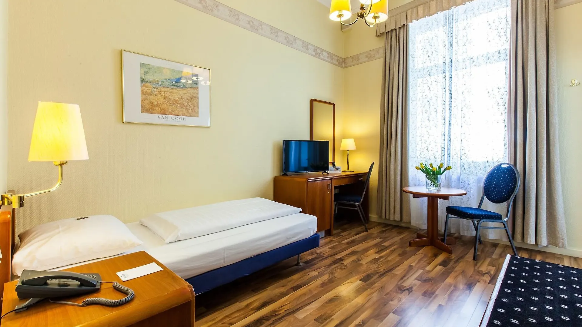 Hotel Monopol - Central Station Francoforte sul Meno