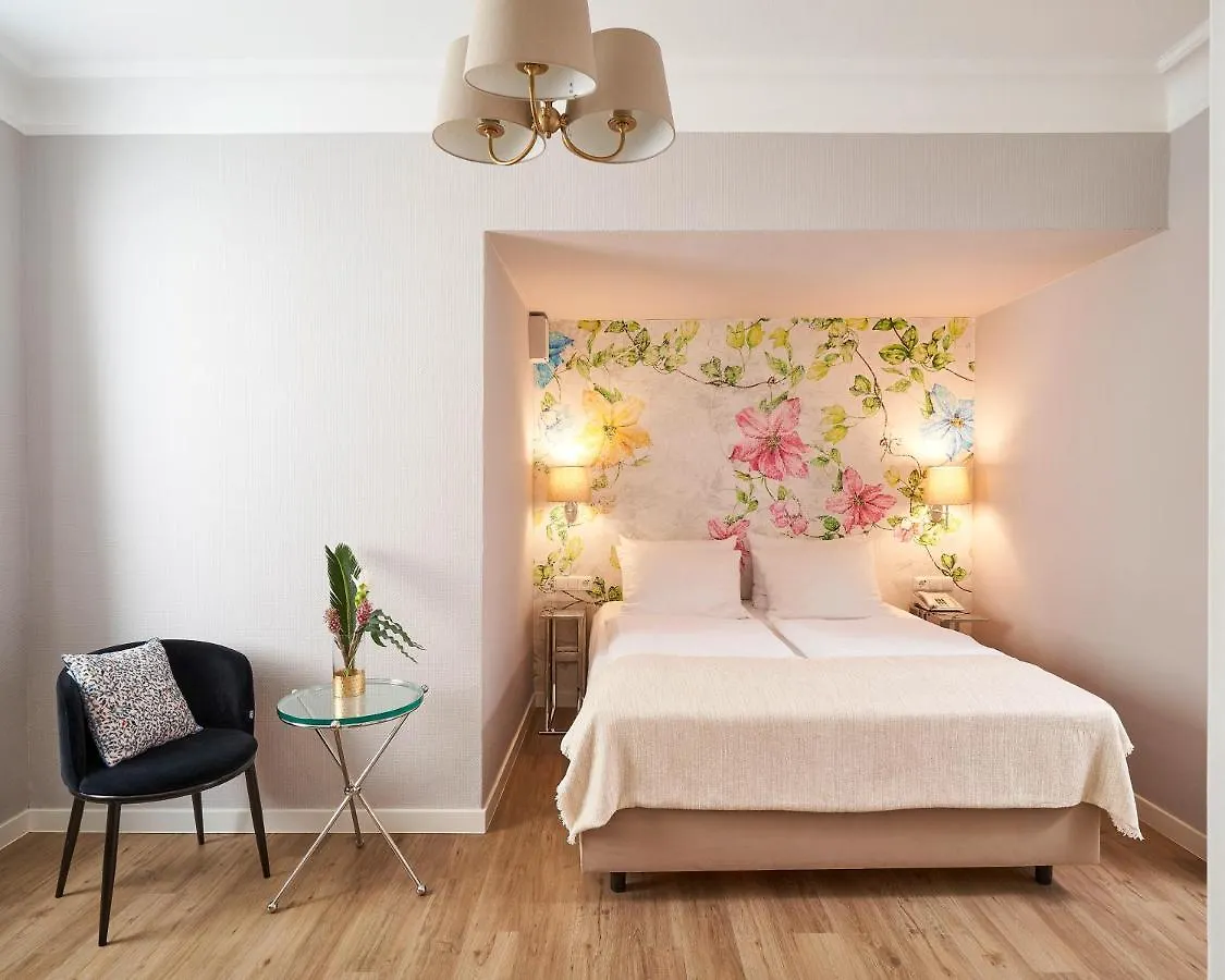 ****  Hotel Monopol - Central Station Frankfurt am Main Tyskland